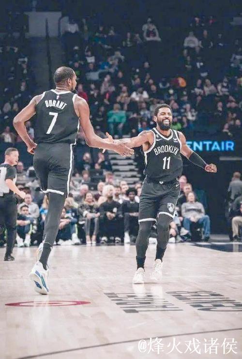 布朗28分绿军险胜狼队5连胜 篮网送国王3连败